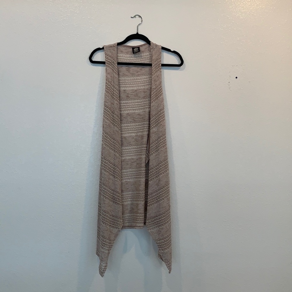 Knit, sleeveless cardigan. Tan. Size large. Bobeau
